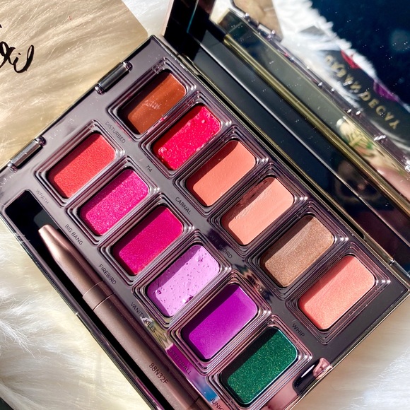 *Sold*New Urban Decay Vice LipstickPalette - Picture 8 of 11